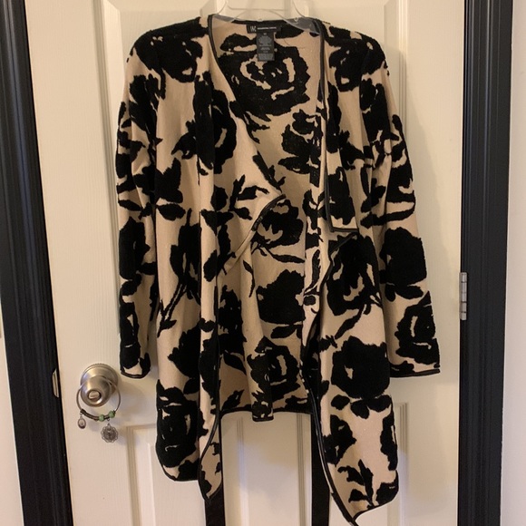 INC floral black and beige wrap - Picture 12 of 14